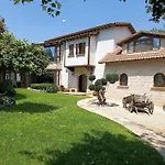 Stone Garden Oasis Вилла