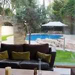 Вилла Stone Garden Oasis *