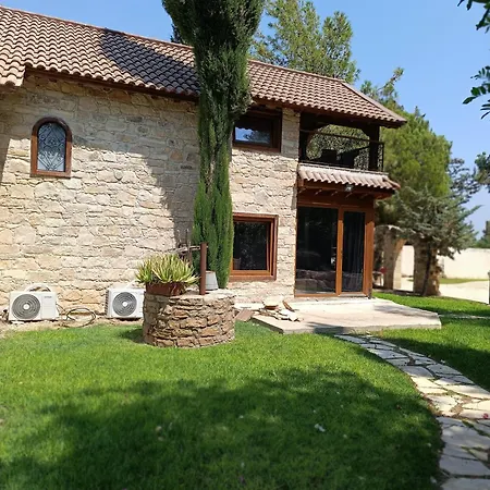 One Bedroom Semi-detached Stone-built With Beautiful Gardens And Pool Villa *
