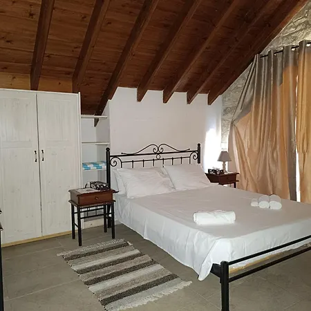 Willa Stone Garden Oasis