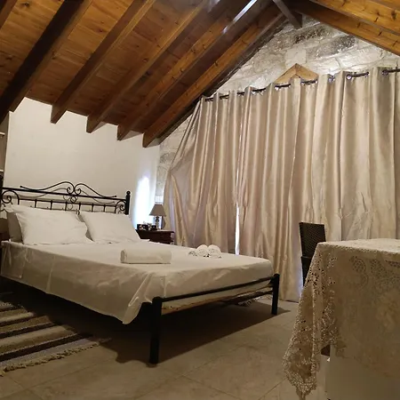 Stone Garden Oasis Willa