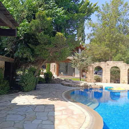 וילה Stone Garden Oasis לימסול